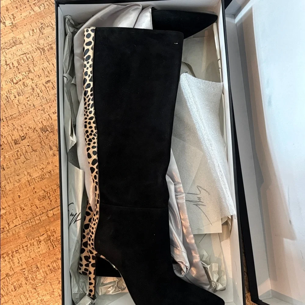 Giuseppe Zanotti Amal Feline Pointed-Toe Boots - Picture 2 of 5